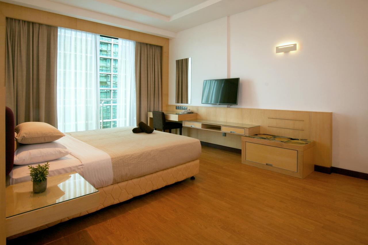 Bernard Holiday Home 2 @ Boulevard Imperial Suite Kuching Bagian luar foto