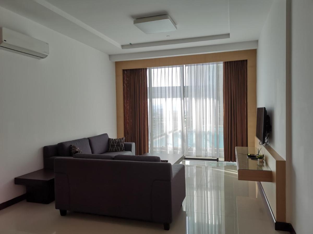 Bernard Holiday Home 2 @ Boulevard Imperial Suite Kuching Bagian luar foto